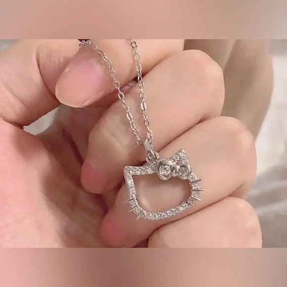 NWT Hello Kitty Necklace - Picture 1 of 2